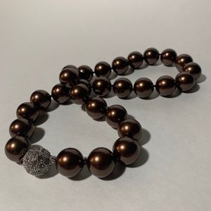 Elegant Shell Pearl Necklace with Magnetic Clasp in Chocolate Brown 15mm